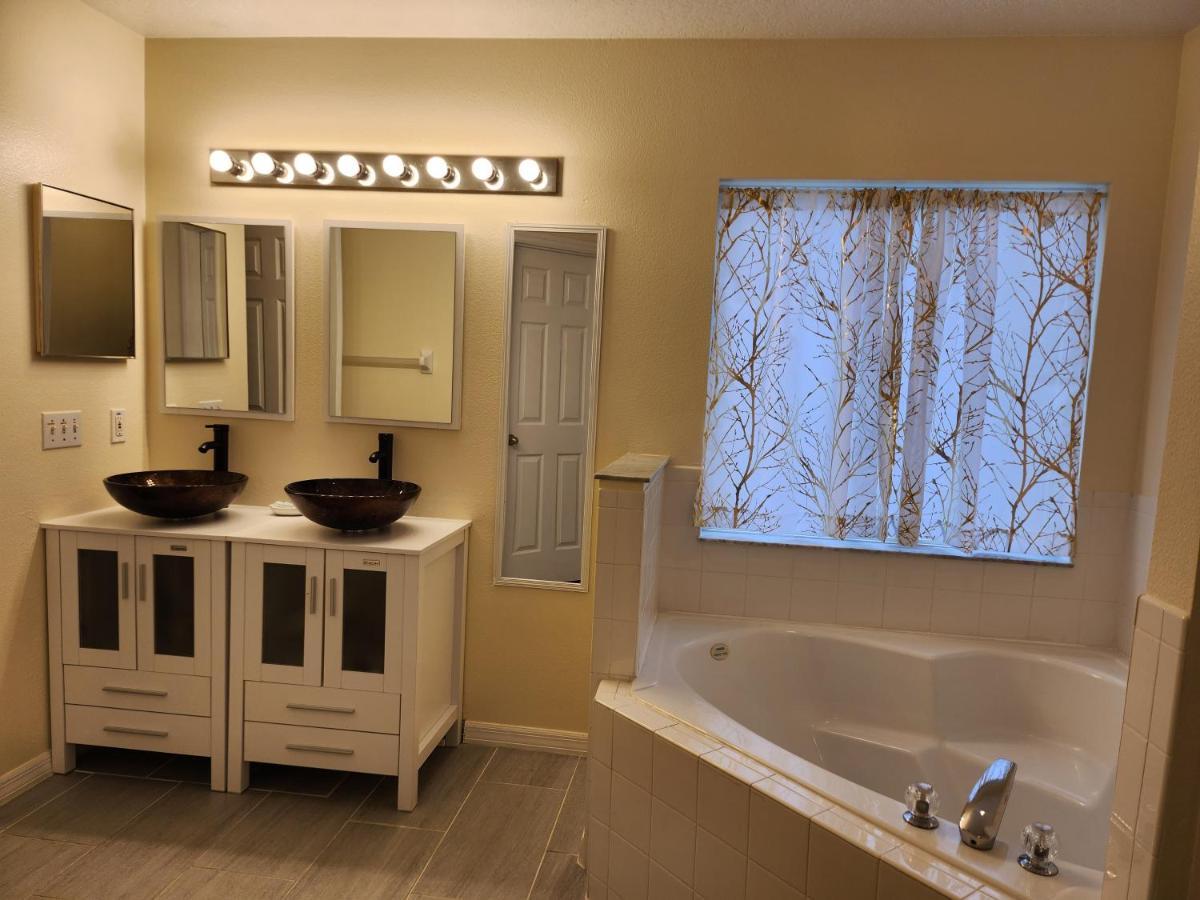 Fully Renovated, Quiet, Spacious Disney Themed Pool Home With Office Kissimmee Buitenkant foto